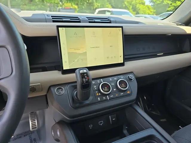 2024 Land Rover Defender 110 P400 X