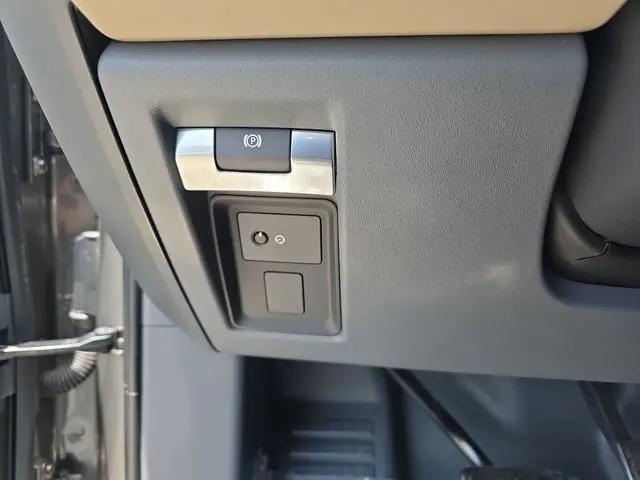 2024 Land Rover Defender 110 P400 X