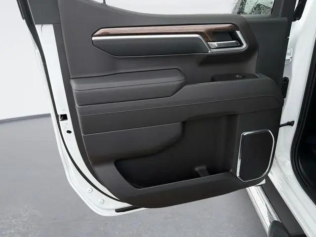 2026 Chevrolet Silverado 1500 4WD Crew Cab Standard Bed LT