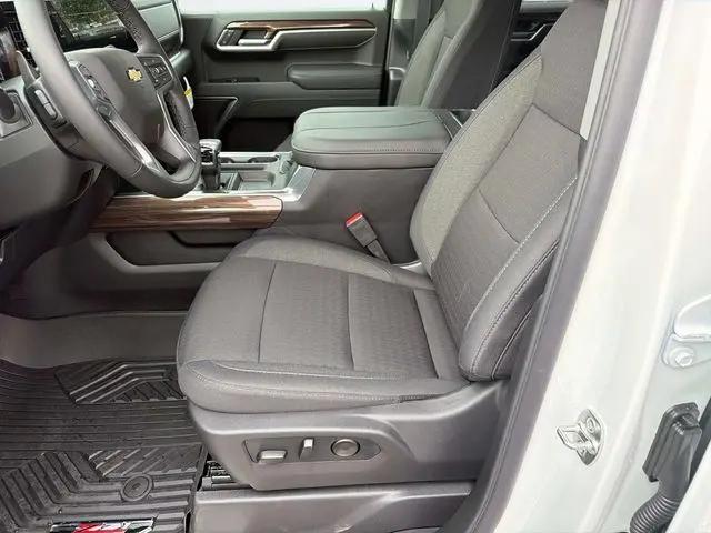 2026 Chevrolet Silverado 1500 4WD Crew Cab Standard Bed LT