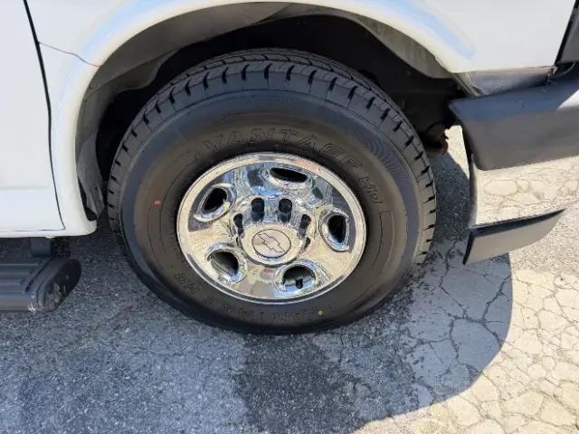 2017 Chevrolet Express LT