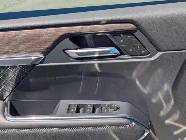 2026 GMC Acadia Denali AWD