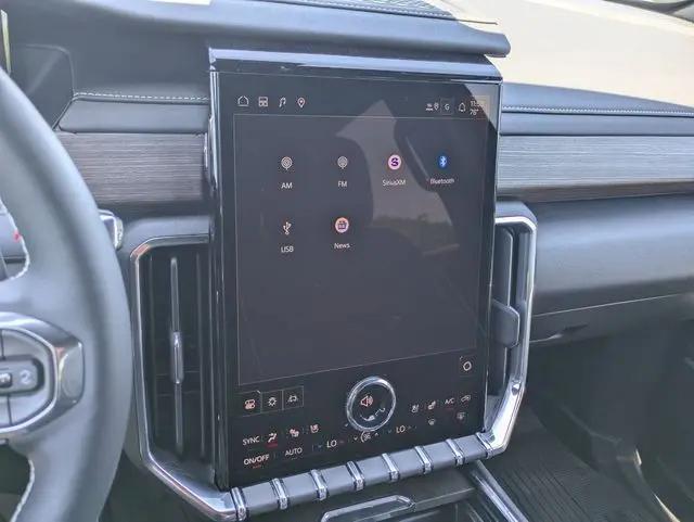 2026 GMC Acadia Denali AWD