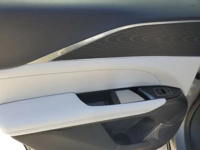2024 Cadillac iQ Luxury w/1SC