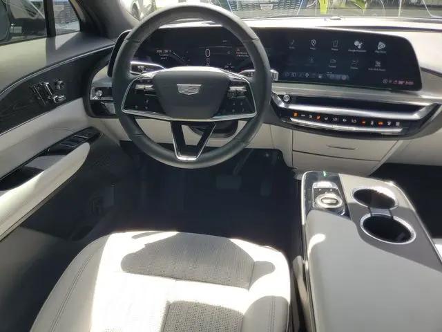 2024 Cadillac iQ Luxury w/1SC