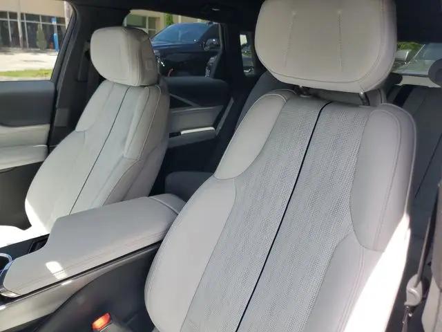 2024 Cadillac iQ Luxury w/1SC