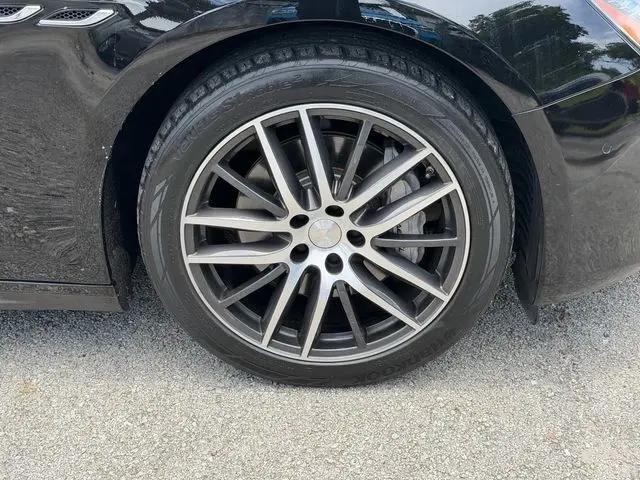 2018 Maserati Ghibli Standard