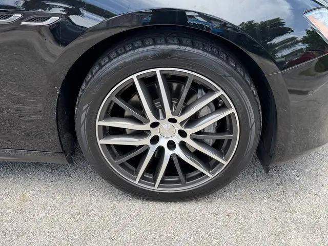 2018 Maserati Ghibli Standard