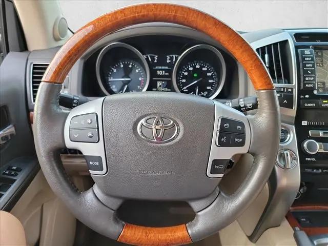 2015 Toyota Land Cruiser V8