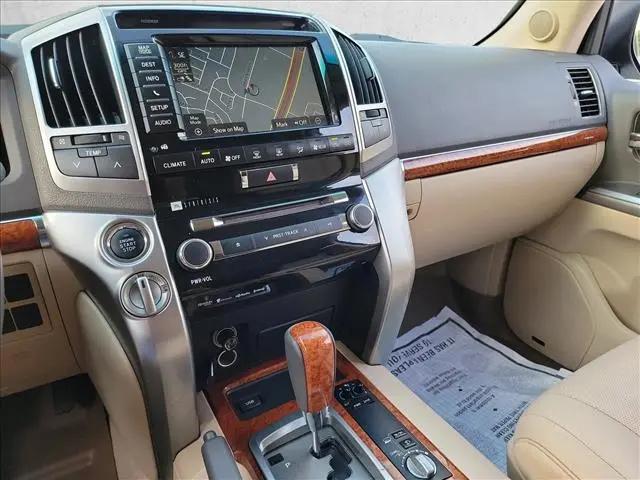 2015 Toyota Land Cruiser V8