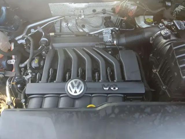 2021 Volkswagen Atlas 3.6L V6 SE w/Technology R-Line
