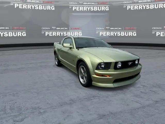 2005 Ford Mustang GT Deluxe