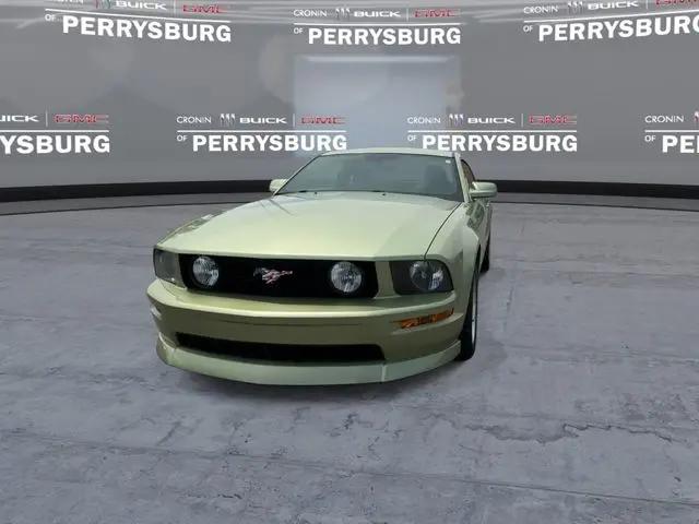 2005 Ford Mustang GT Deluxe