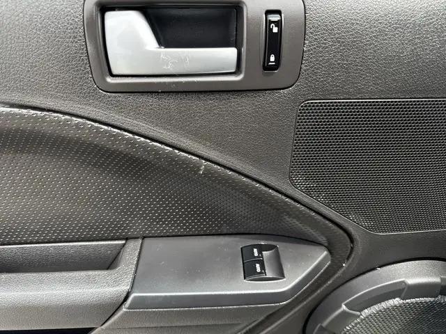 2005 Ford Mustang GT Deluxe