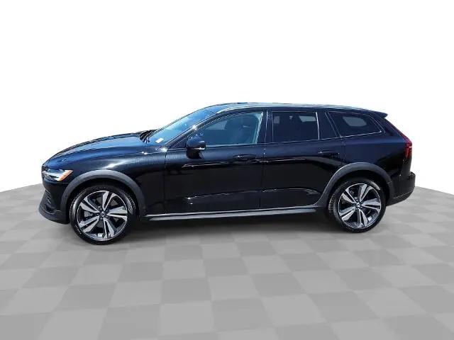 2025 Volvo V60 Cross Country Plus, B5 AWD Gas (mild hybrid) for sale in La Mesa, CA