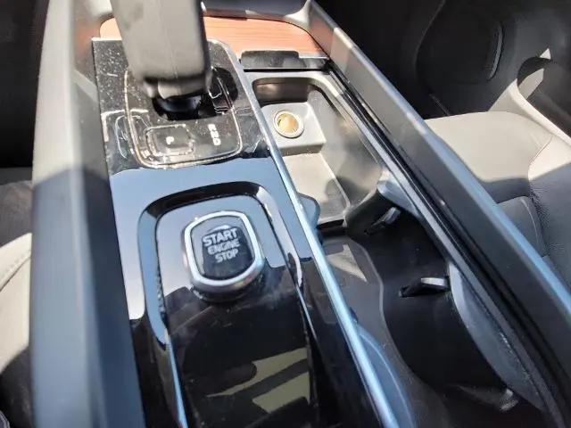 2025 Volvo V60 Cross Country Plus, B5 AWD Gas (mild hybrid)