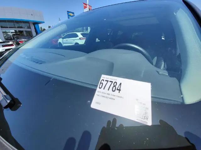 2025 Volvo V60 Cross Country Plus, B5 AWD Gas (mild hybrid)
