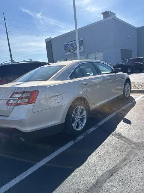 2018 Ford Taurus SEL