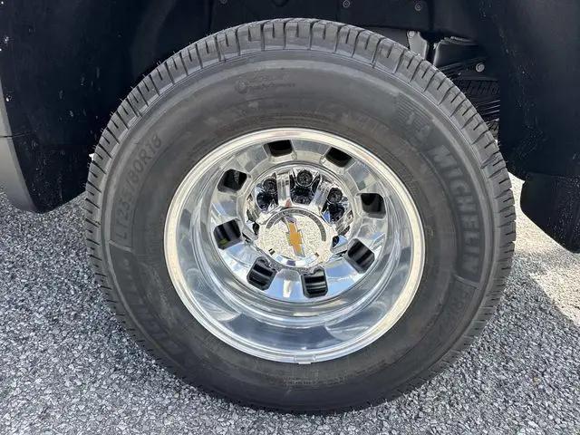 2026 Chevrolet Silverado 3500HD Crew Cab, Long Bed, High Country Dual Rear Wheel, RWD