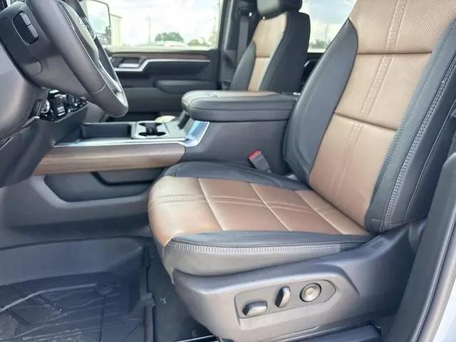 2026 Chevrolet Silverado 3500HD Crew Cab, Long Bed, High Country Dual Rear Wheel, RWD