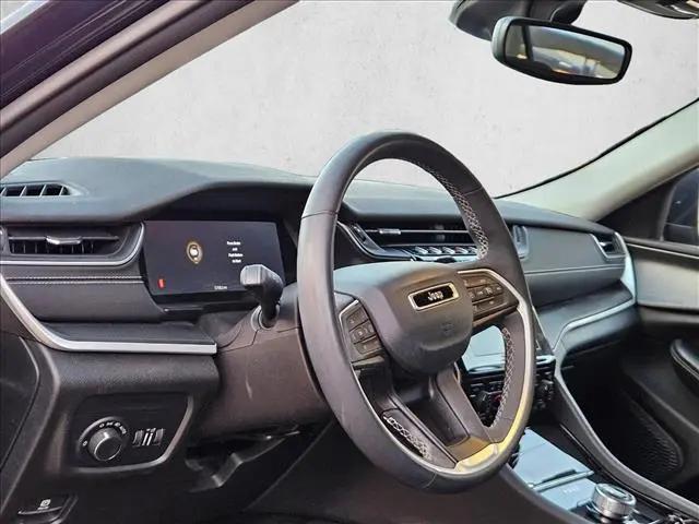2023 Jeep Grand Cherokee L Laredo 4x4