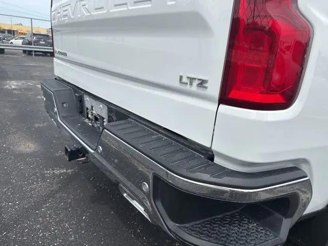 2022 Chevrolet Silverado 1500 4WD Crew Cab Short Bed LTZ
