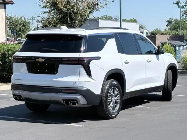 2024 Chevrolet Traverse FWD LT