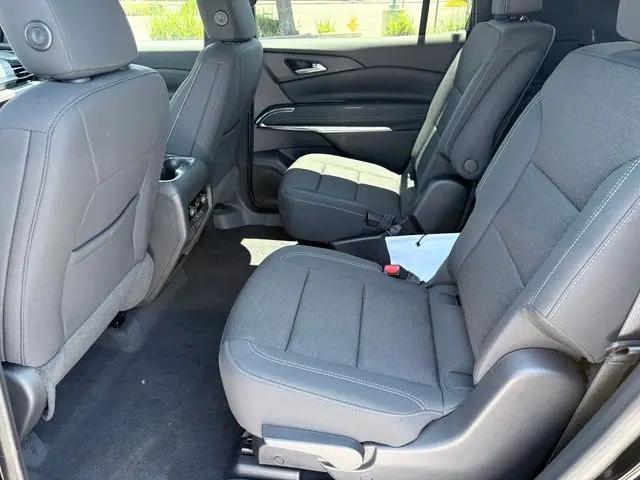 2026 Chevrolet Traverse FWD LT