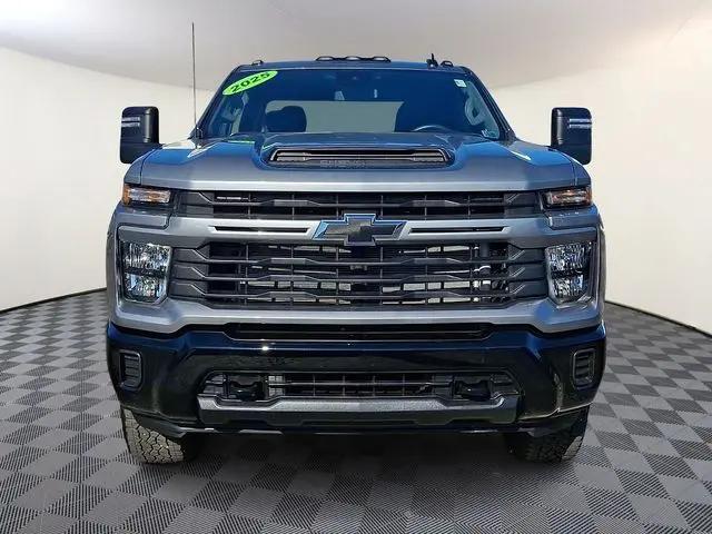 2025 Chevrolet Silverado 2500HD 4WD Crew Cab Standard Bed Custom