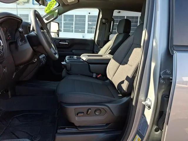 2025 Chevrolet Silverado 2500HD 4WD Crew Cab Standard Bed Custom