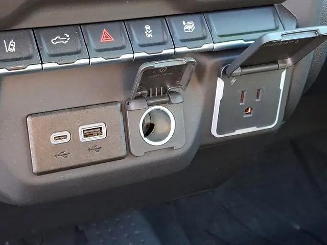 2025 Chevrolet Silverado 2500HD 4WD Crew Cab Standard Bed Custom