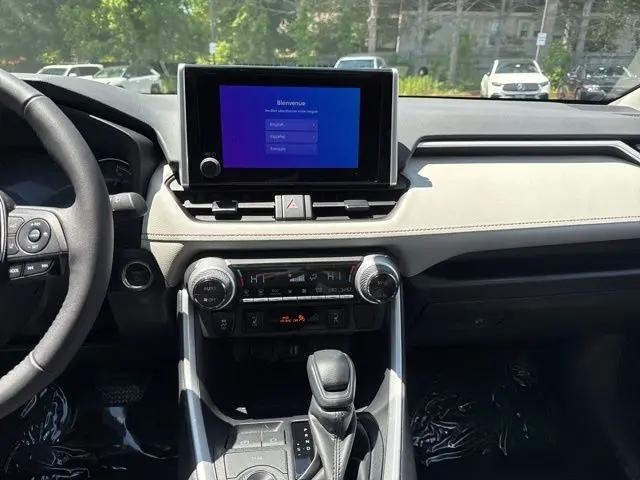 2025 Toyota RAV4 Hybrid XLE