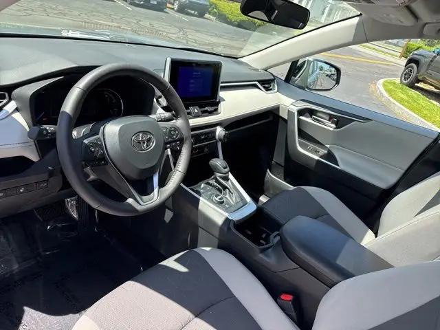 2025 Toyota RAV4 Hybrid XLE