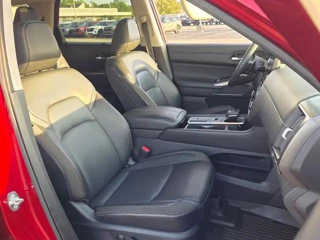 2024 Nissan Pathfinder SL FWD