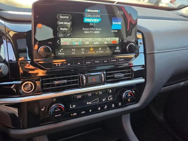 2024 Nissan Pathfinder SL FWD