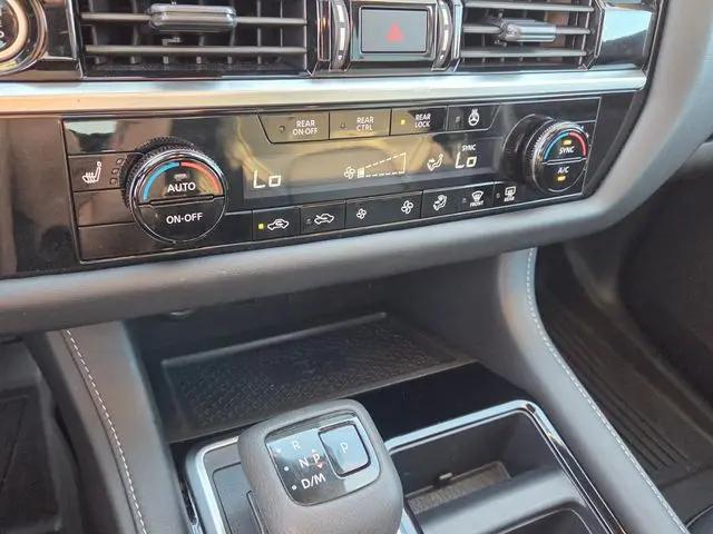 2024 Nissan Pathfinder SL FWD
