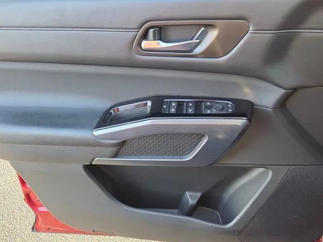 2024 Nissan Pathfinder SL FWD