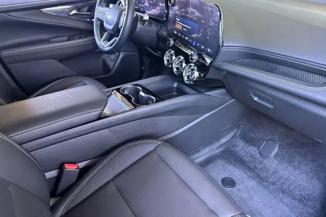 2024 Chevrolet V Blazer eAWD 2LT
