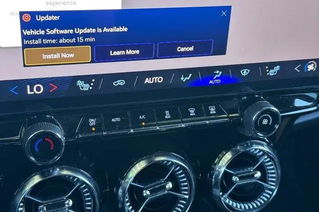 2024 Chevrolet V Blazer eAWD 2LT