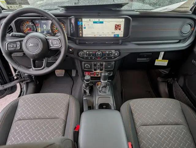 2026 Jeep Gladiator Sport