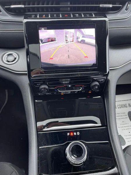 2023 Jeep Grand Cherokee Laredo X 4x4