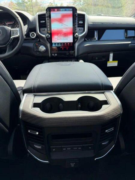 2026 Ram 1500 Laramie Crew Cab 4x4 5'7" Box