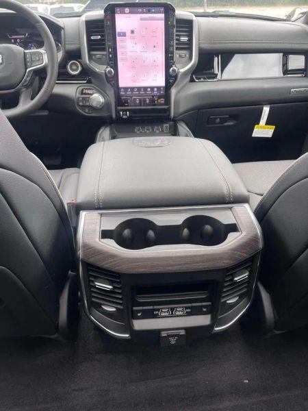 2025 Ram 1500 Laramie Crew Cab 4x4 5'7" Box