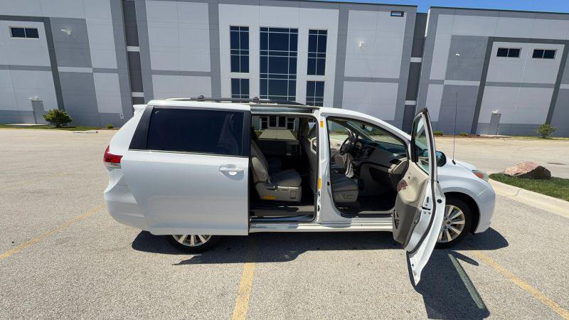 2014 Toyota Sienna Limited 7 Passenger