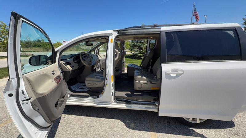 2014 Toyota Sienna Limited 7 Passenger