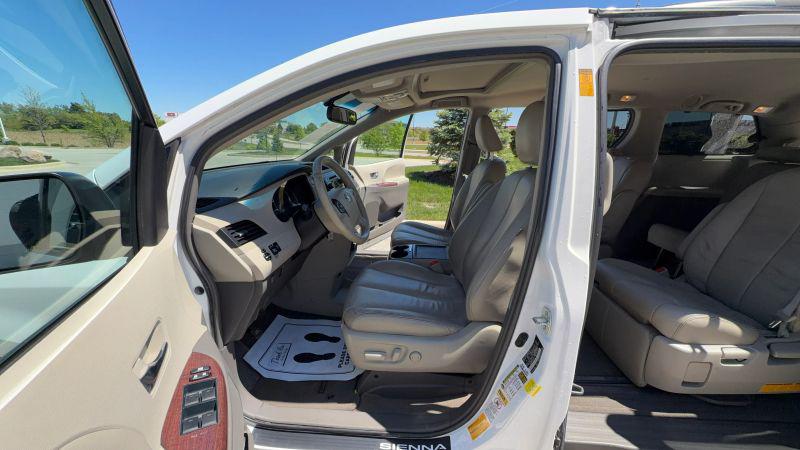 2014 Toyota Sienna Limited 7 Passenger