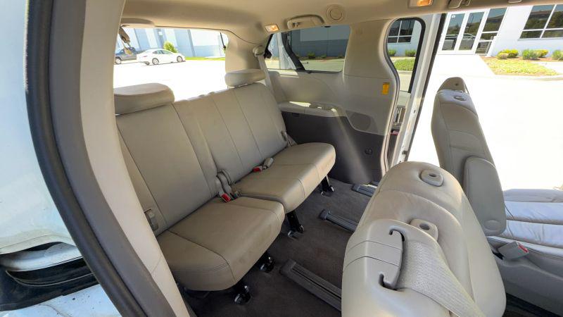 2014 Toyota Sienna Limited 7 Passenger