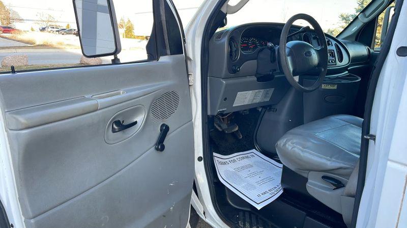 2007 Ford E-450 Cutaway Base