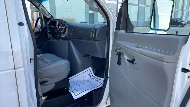 2007 Ford E-450 Cutaway Base