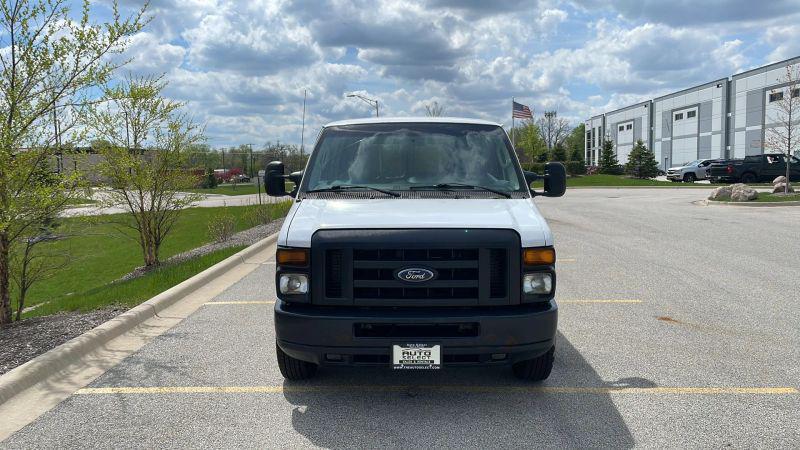 2013 Ford E-350 Super Duty Commercial